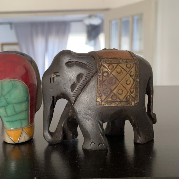 Two lucky elephant - Picture 5 of 11